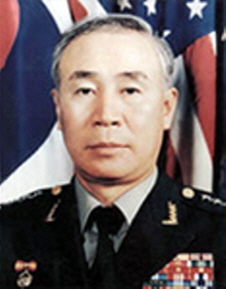 육군대장 김동진 사진