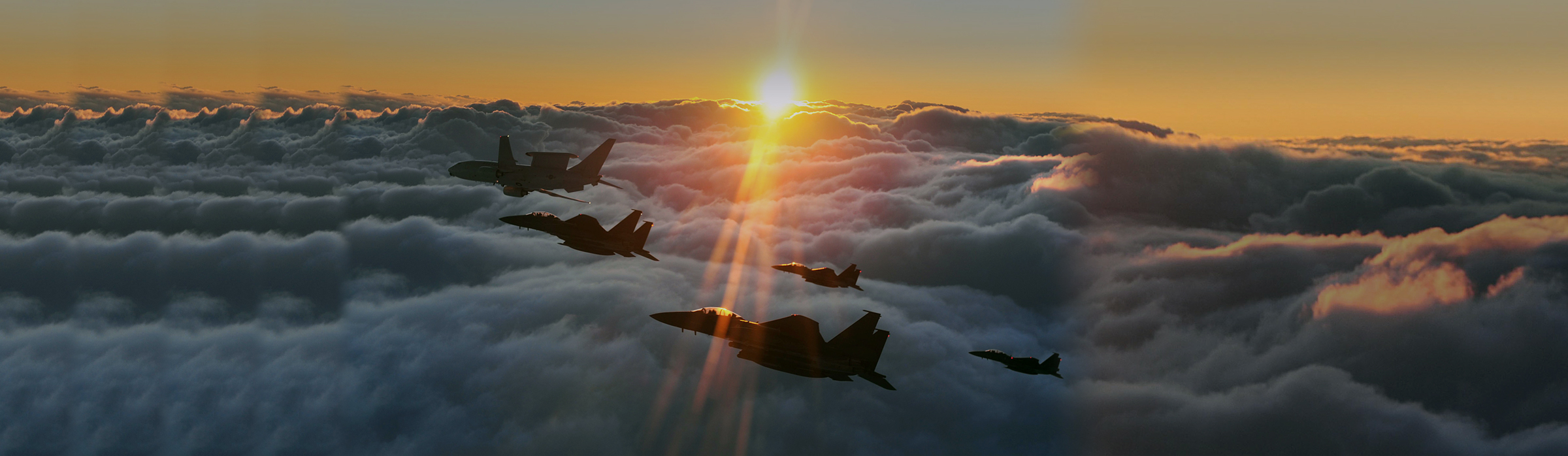 AM 06:00 - 여명이 밝아오는 새벽, 초계비행중인 자랑스러운 우리 공군 - 우리 군은 24시간 우리 국토와 국민을 지키기 위해 뛰고 있습니다.