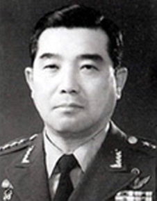 육군대장 최 세 창 사진