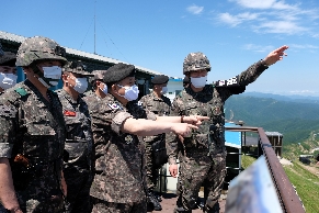 박한기 합참의장 동부전선 최전방 부대  현장 점검 대표 이미지