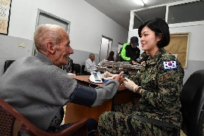 동명부대, 레바논 의료지원 11만 명 돌파, 평화·희망 전한 ‘영웅들’  대표 이미지
