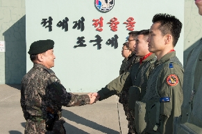 “적 도발 땐 공포·전율 느끼게 응징”(국방일보 2. 2) 대표 이미지