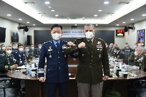 CJCS, ROK Chairman Meet, Discuss Combined Force Readiness and Al... 대표 이미지
